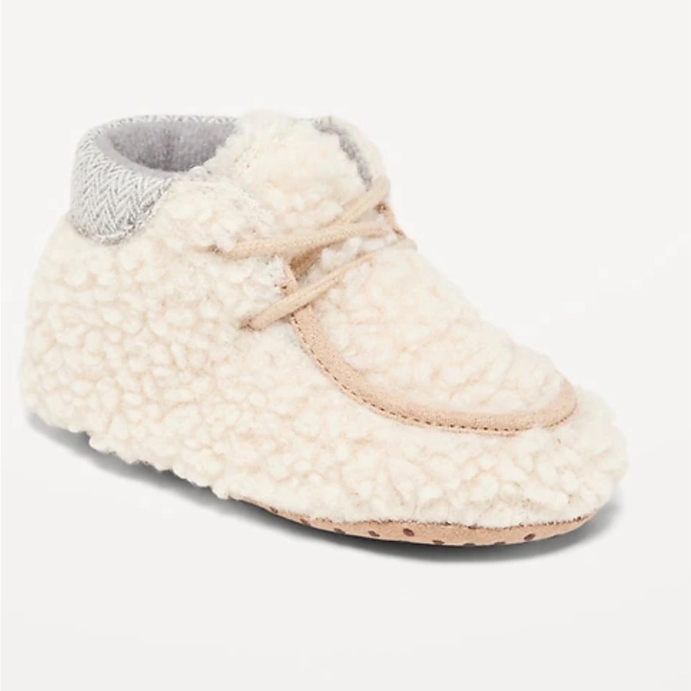 Old Navy Infant Cream Colored Sherpa Fur‎ Booties for Baby 3-6M NWOT